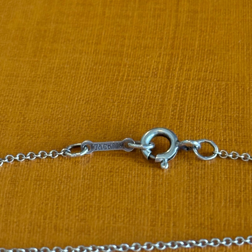 🎀Elsa Peretti Tiffany & Co. Silver Cross Necklace🎀 - Picture 6 of 7